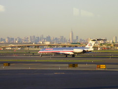 NYC hopes to lure visitors with air deal